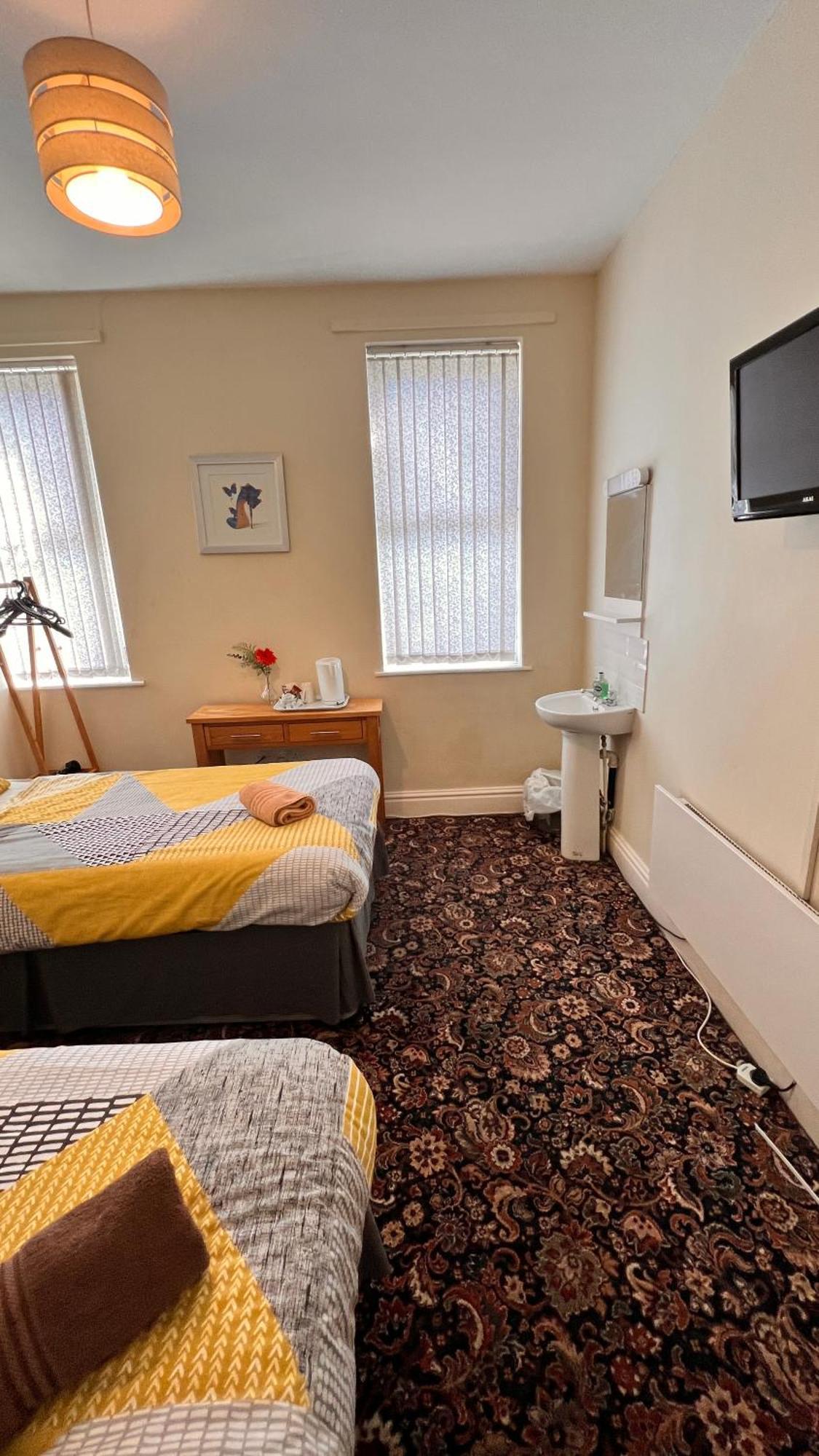 Castle Lodge Guest House 86-88 Sheil Rd L6 3Af Liverpool Eksteriør billede