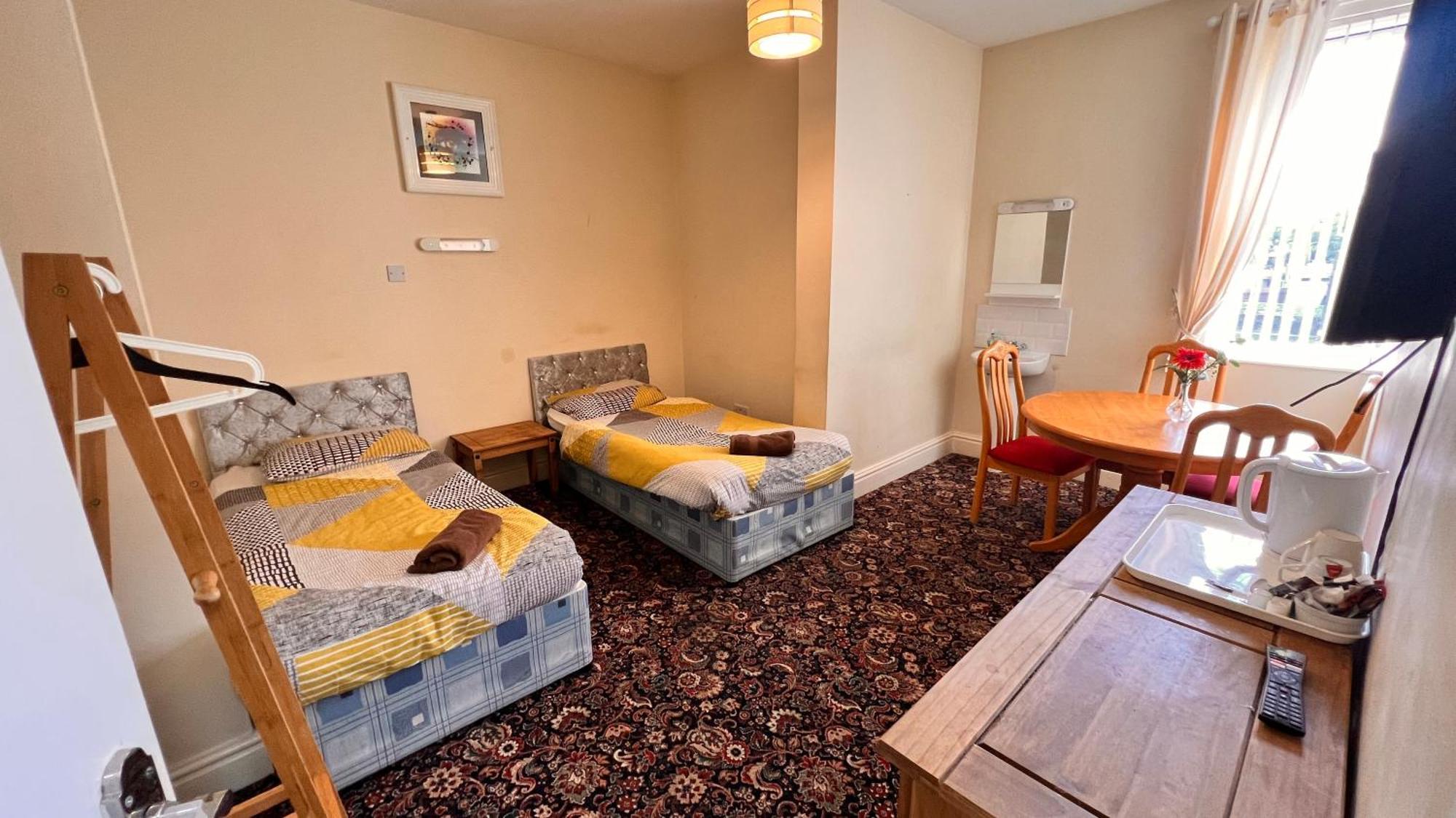 Castle Lodge Guest House 86-88 Sheil Rd L6 3Af Liverpool Eksteriør billede