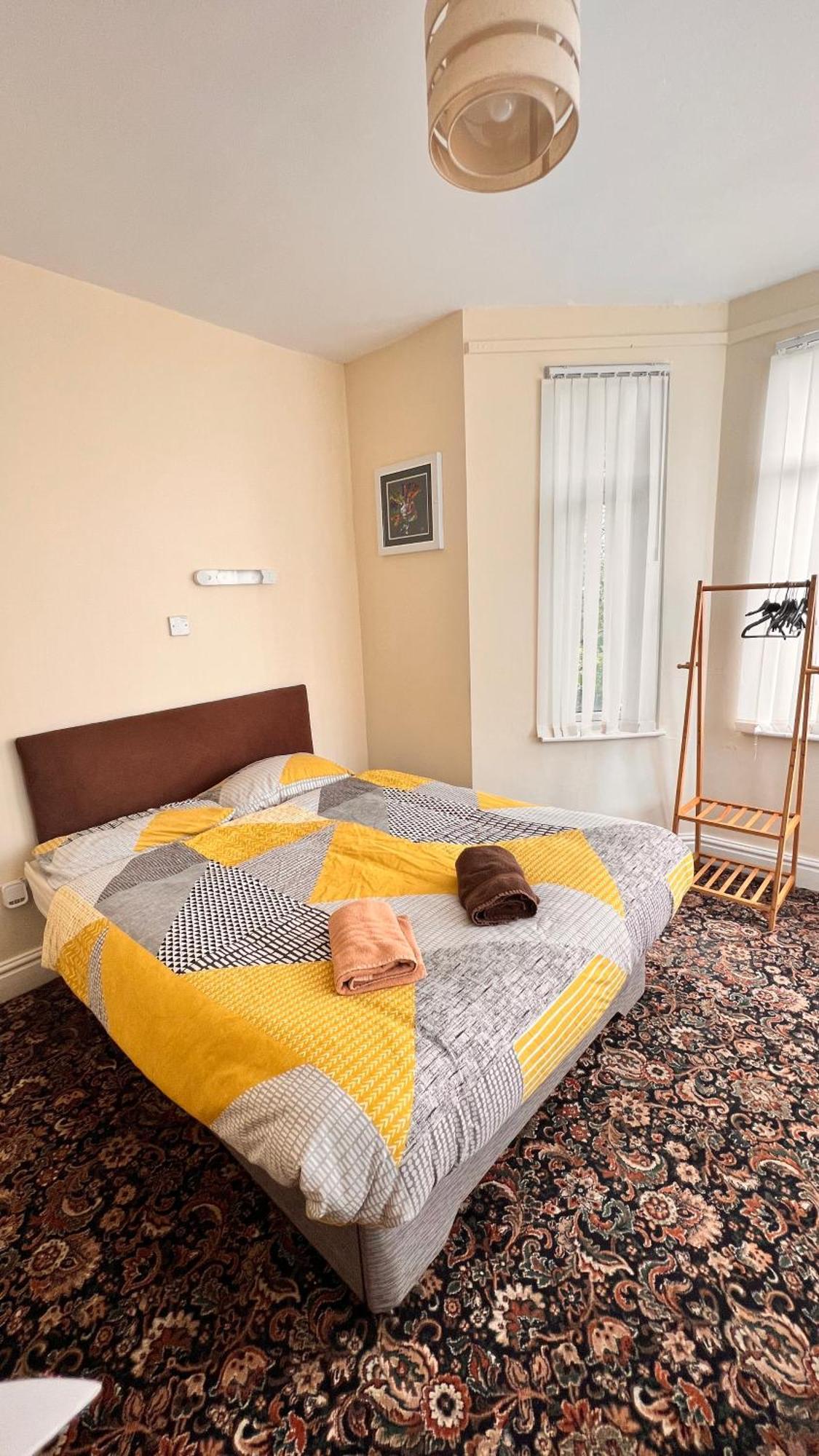 Castle Lodge Guest House 86-88 Sheil Rd L6 3Af Liverpool Eksteriør billede