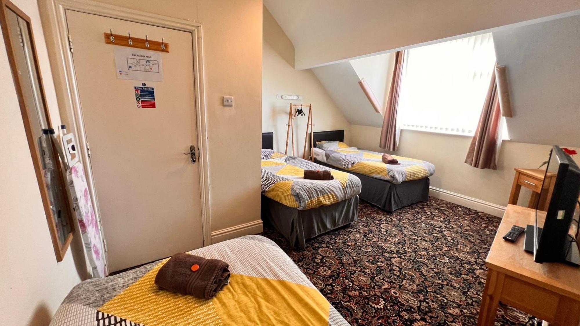 Castle Lodge Guest House 86-88 Sheil Rd L6 3Af Liverpool Eksteriør billede