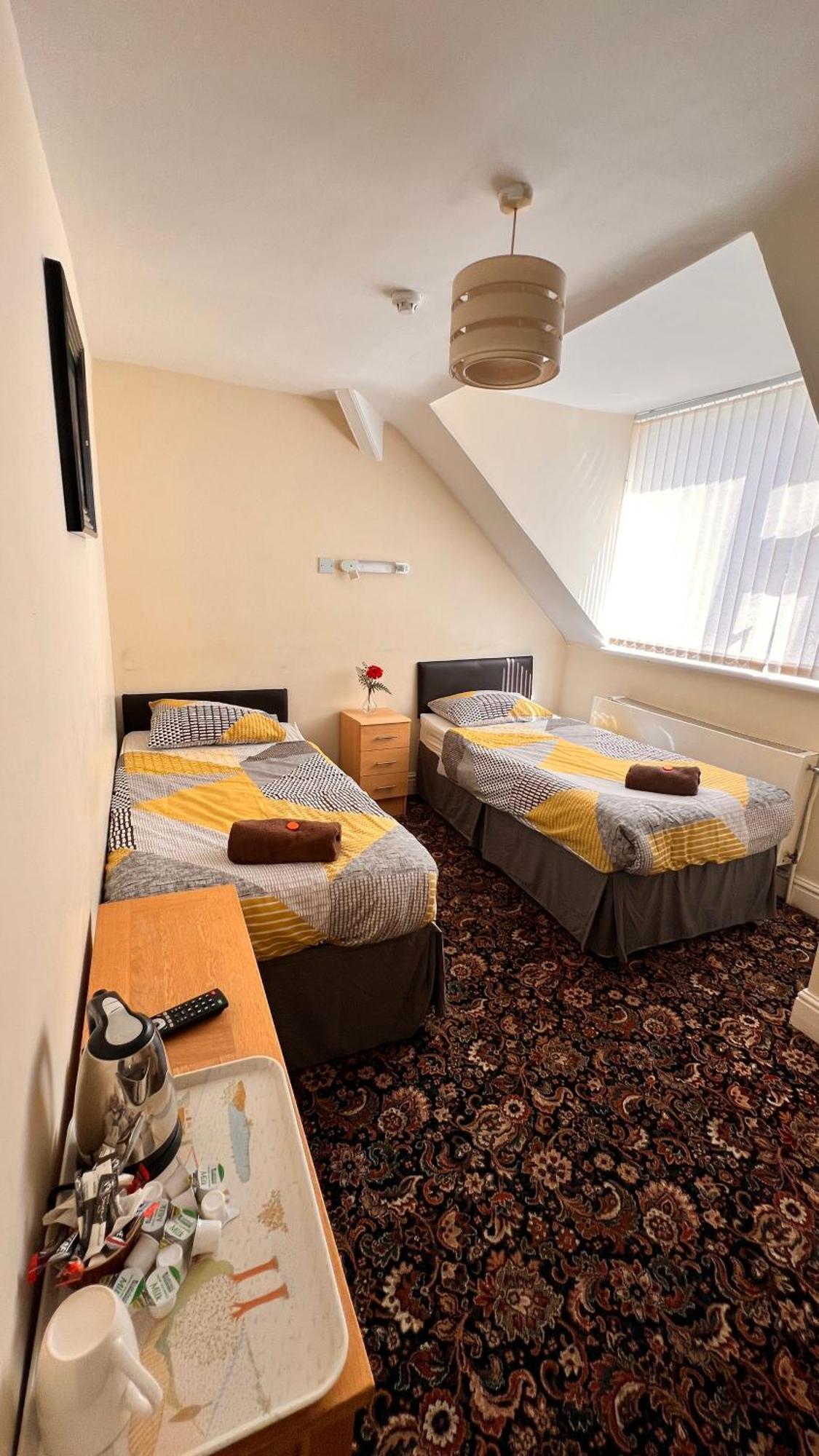 Castle Lodge Guest House 86-88 Sheil Rd L6 3Af Liverpool Eksteriør billede