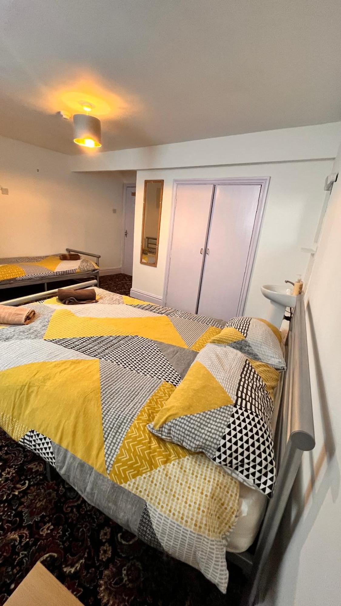 Castle Lodge Guest House 86-88 Sheil Rd L6 3Af Liverpool Eksteriør billede