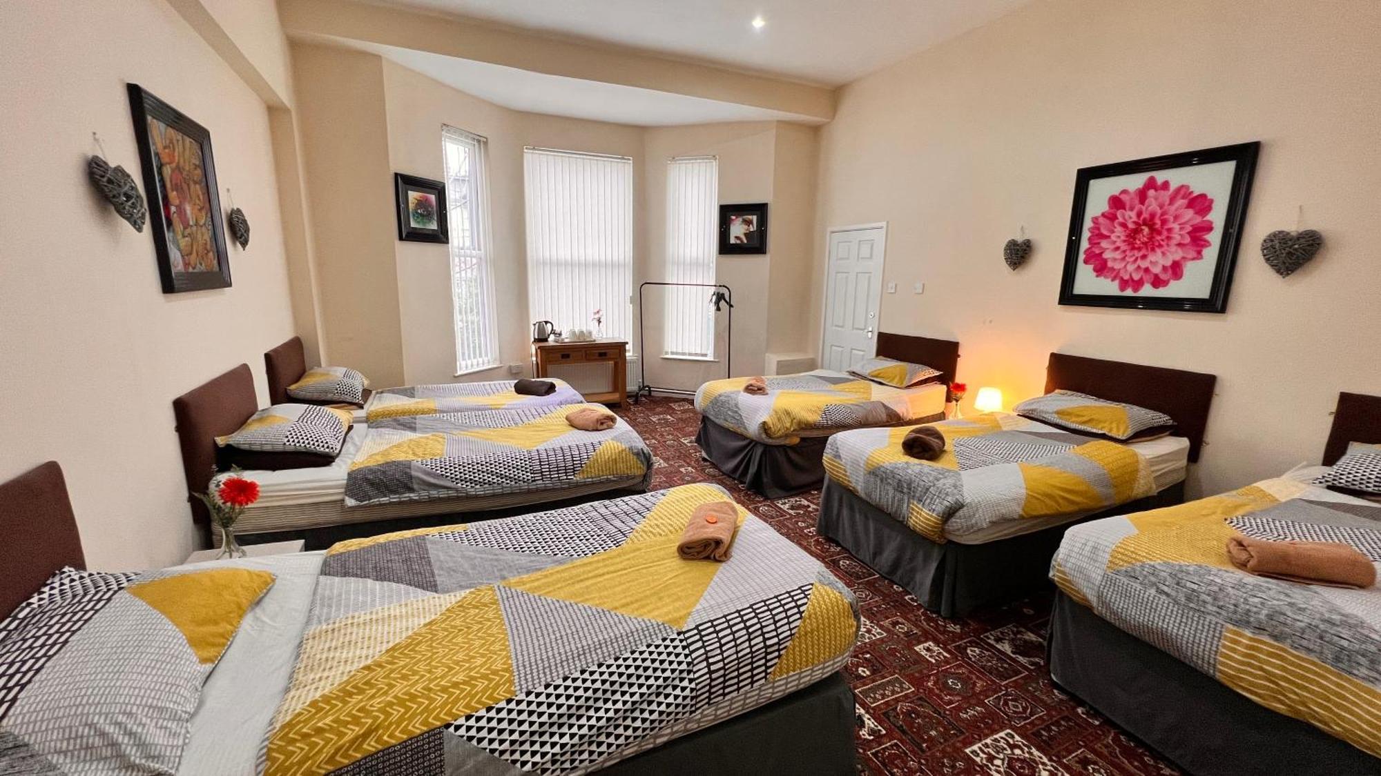 Castle Lodge Guest House 86-88 Sheil Rd L6 3Af Liverpool Eksteriør billede