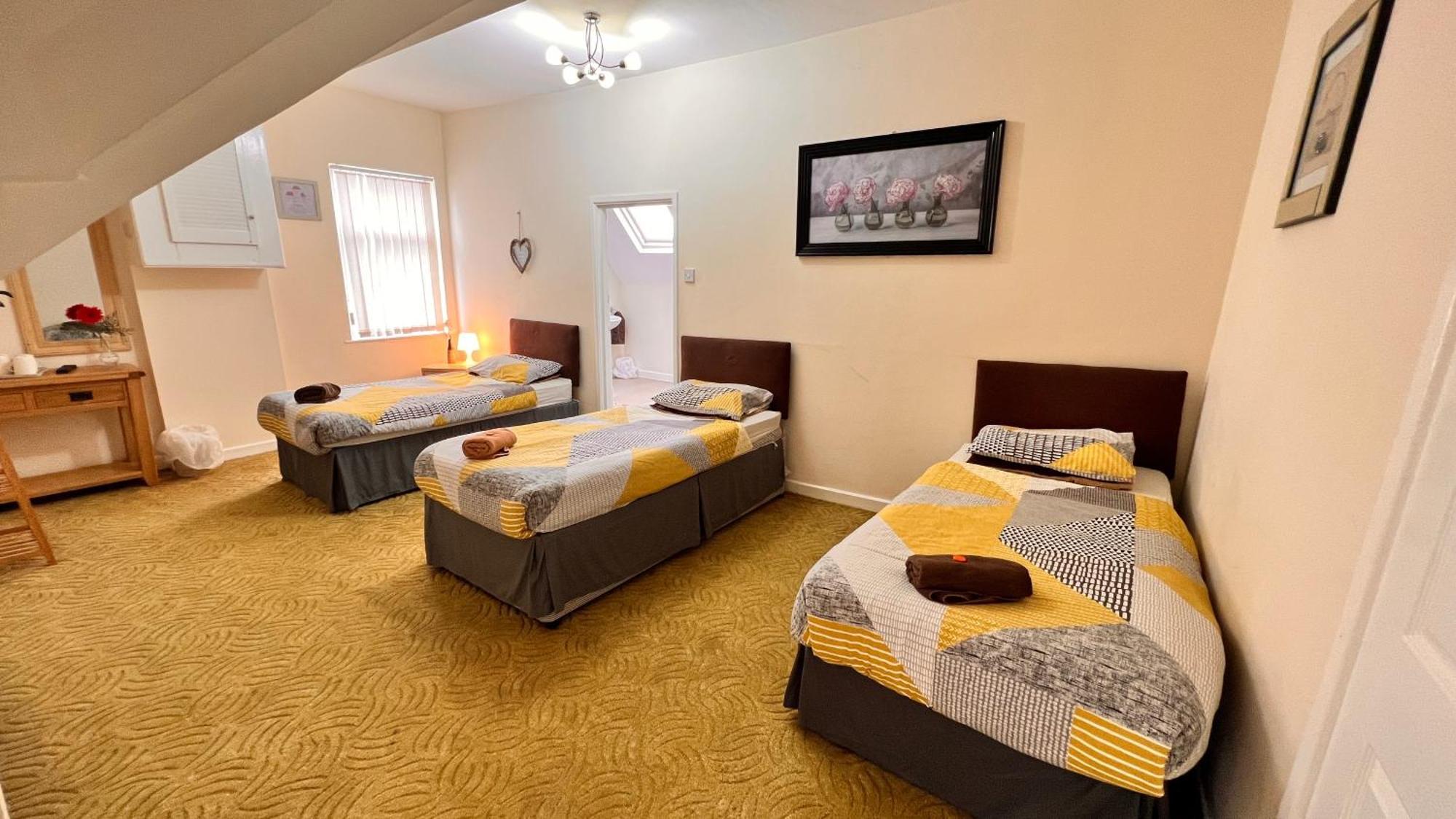Castle Lodge Guest House 86-88 Sheil Rd L6 3Af Liverpool Eksteriør billede